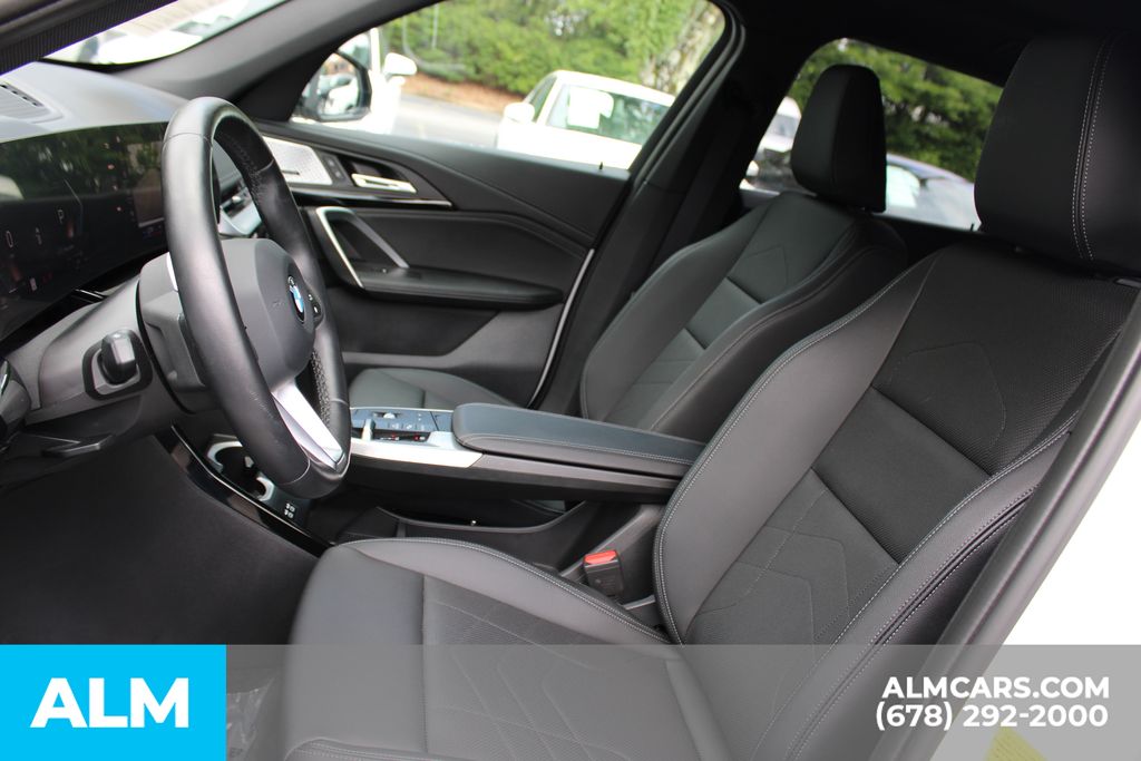 Used 2023 White BMW xDrive28i image 17