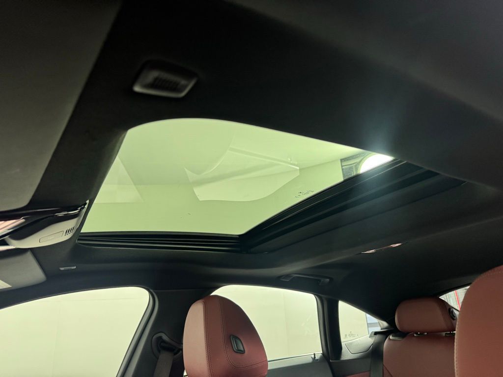 Thumbnail: 2025 BMW i4 - 22