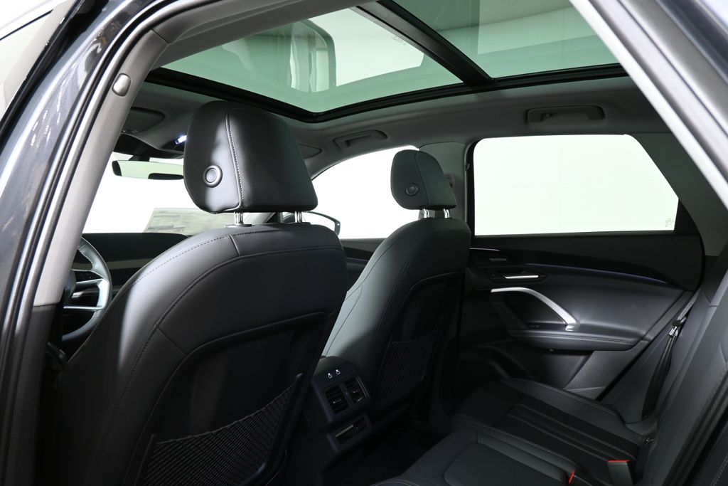 Thumbnail: 2025 Audi Q5 - 27