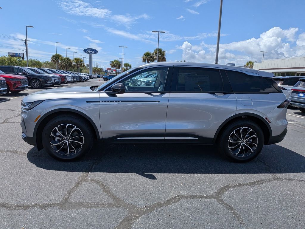 View vehicle photo 7