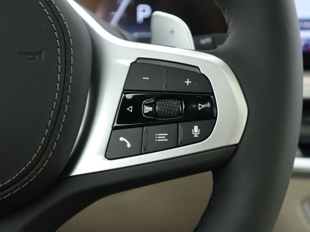 Thumbnail: 2026 BMW X7 - 12