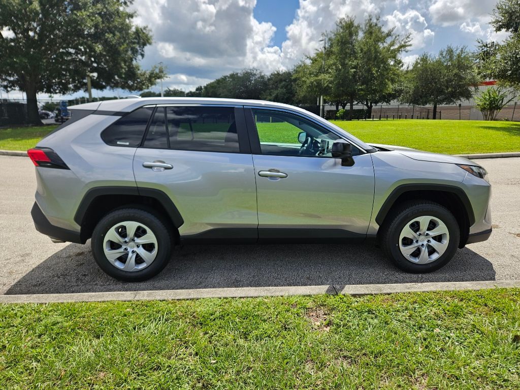 Thumbnail: 2024 Toyota RAV4 - 6