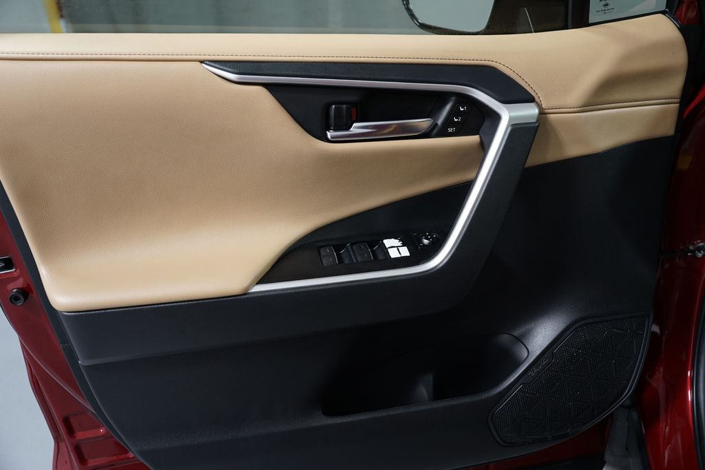 Thumbnail: 2024 Toyota RAV4 - 31