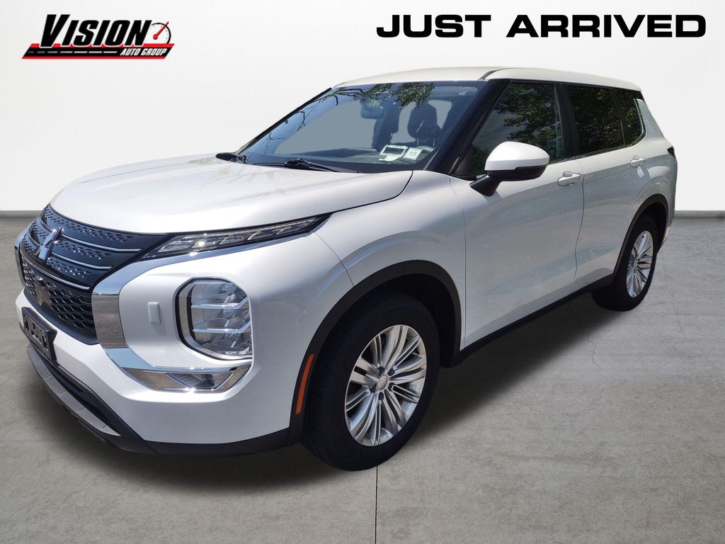 White Diamond 2022 Mitsubishi Outlander SUV / Crossover All-Wheel Drive Continuously Variable Transmission