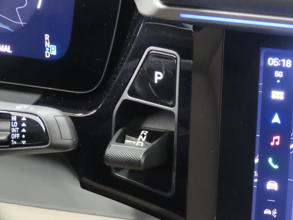 Thumbnail: 2025 Porsche Macan - 25