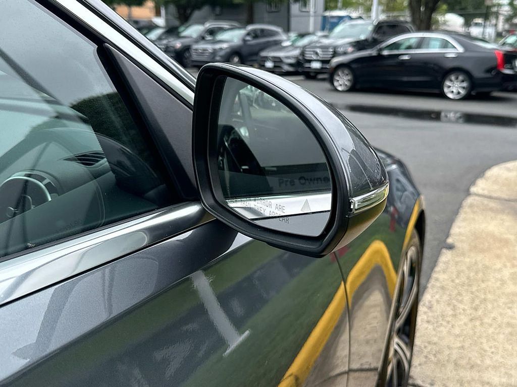 Thumbnail: 2024 Mercedes-Benz C-Class - 17