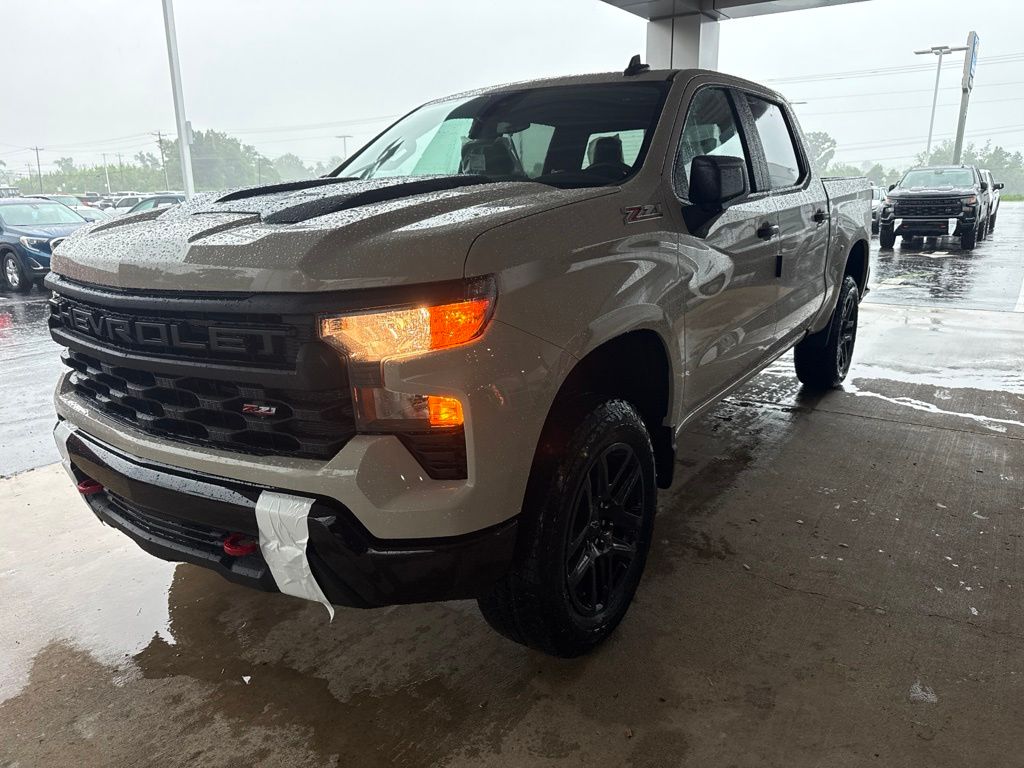 White Sands 2026 Chevrolet Silverado 1500 Custom Trail Boss Crew Cab 4WD Pickup Truck Four-Wheel Drive Automatic