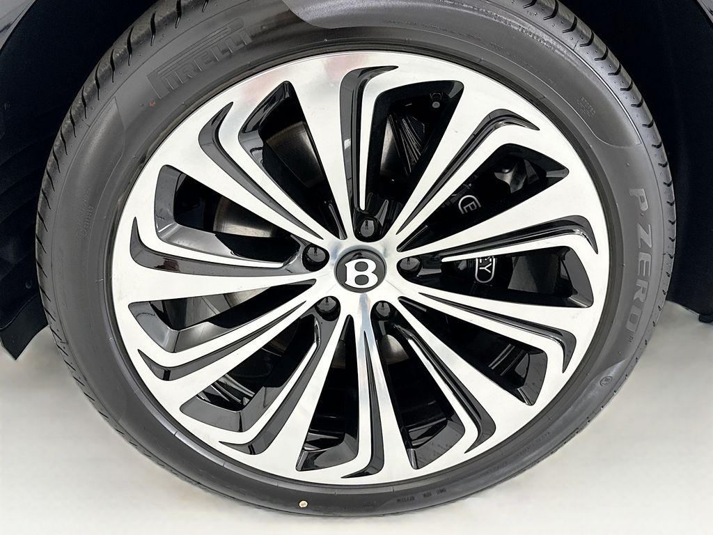 Thumbnail: 2026 Bentley Bentayga - 29