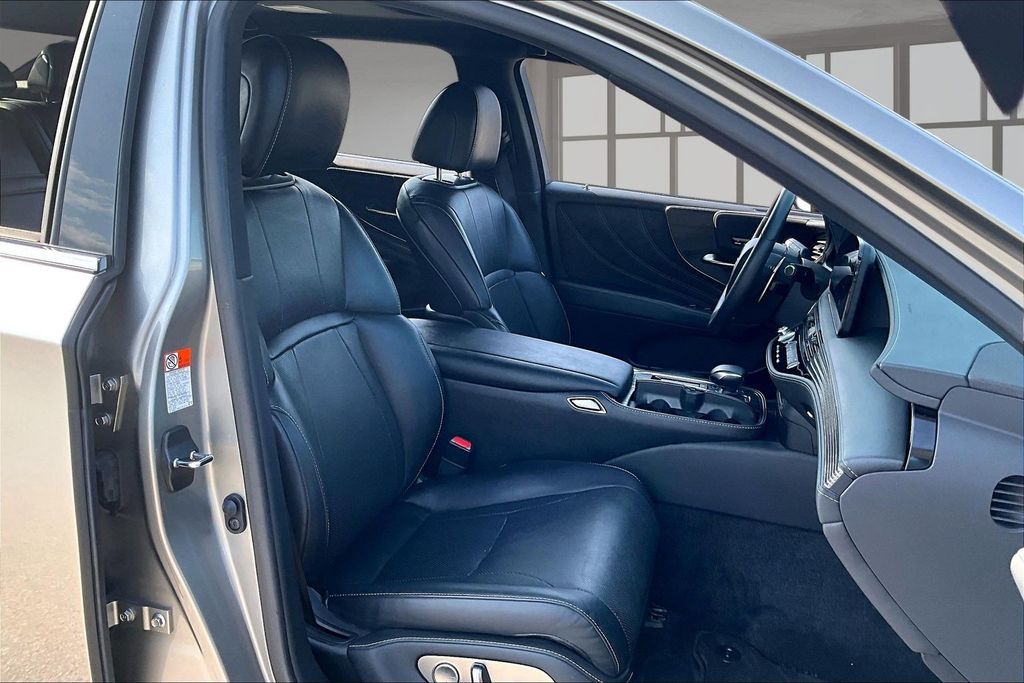 Used 2022 Lexus LS Sedan