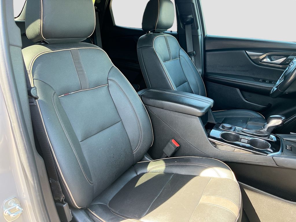 Used 2021 Gray Chevrolet Premier image 29