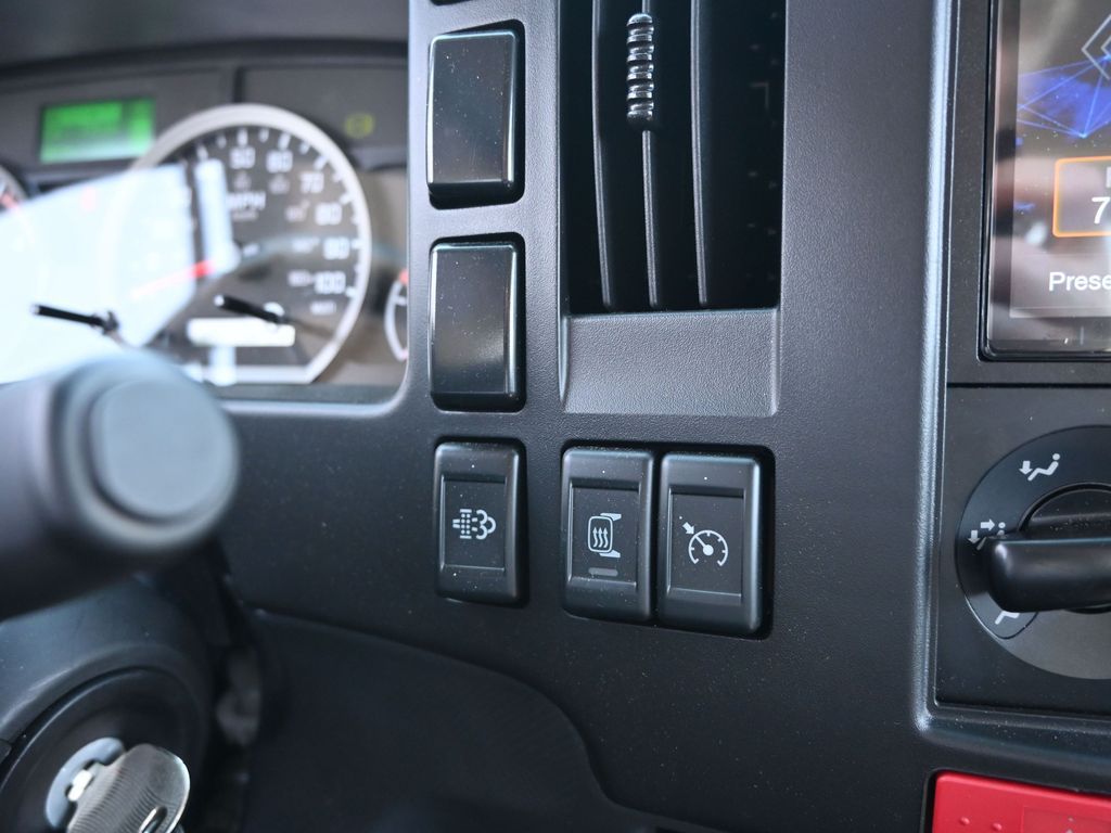 2024 Isuzu NPR HD 