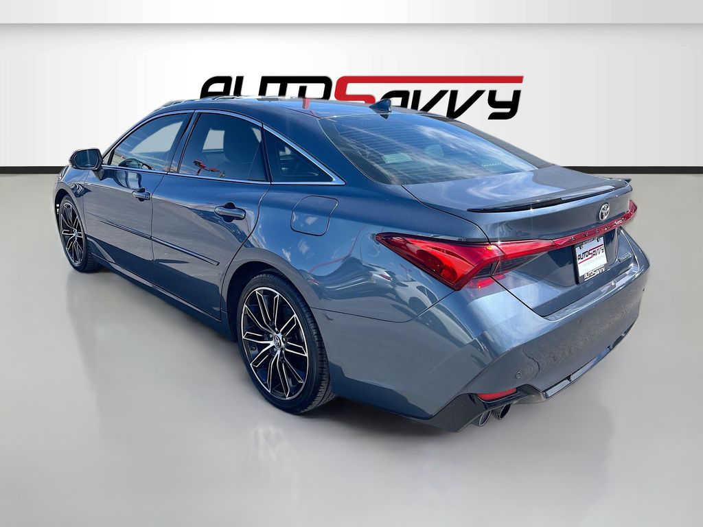 Used 2019 Gray Toyota Touring image 5