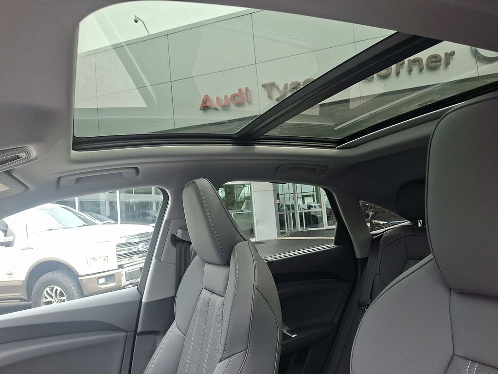 Thumbnail: 2026 Audi Q5 - 11