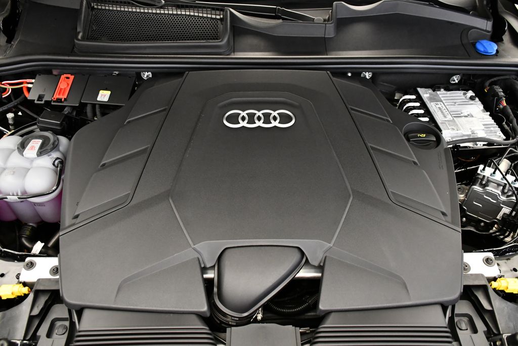 Thumbnail: 2025 Audi Q7 - 11