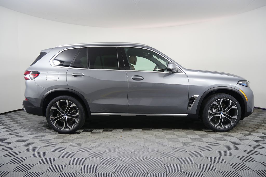 Thumbnail: 2026 BMW X5 - 2