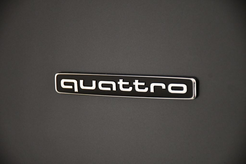 Thumbnail: 2025 Audi Q5 - 10