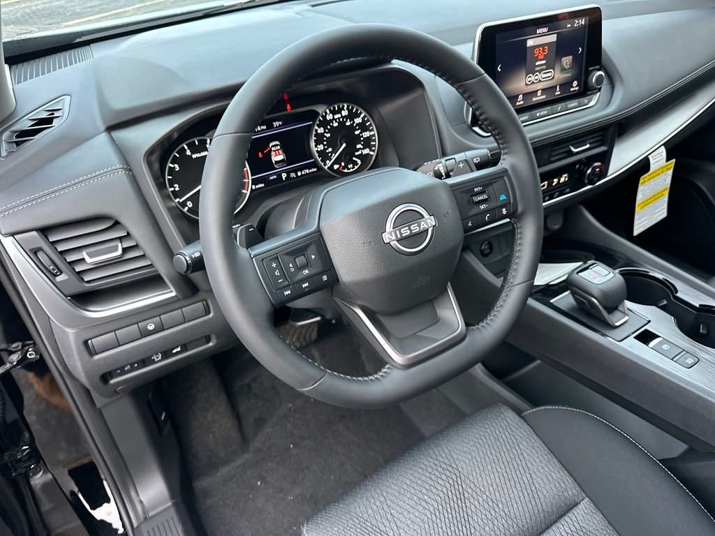 2025 Nissan Rogue SV photo