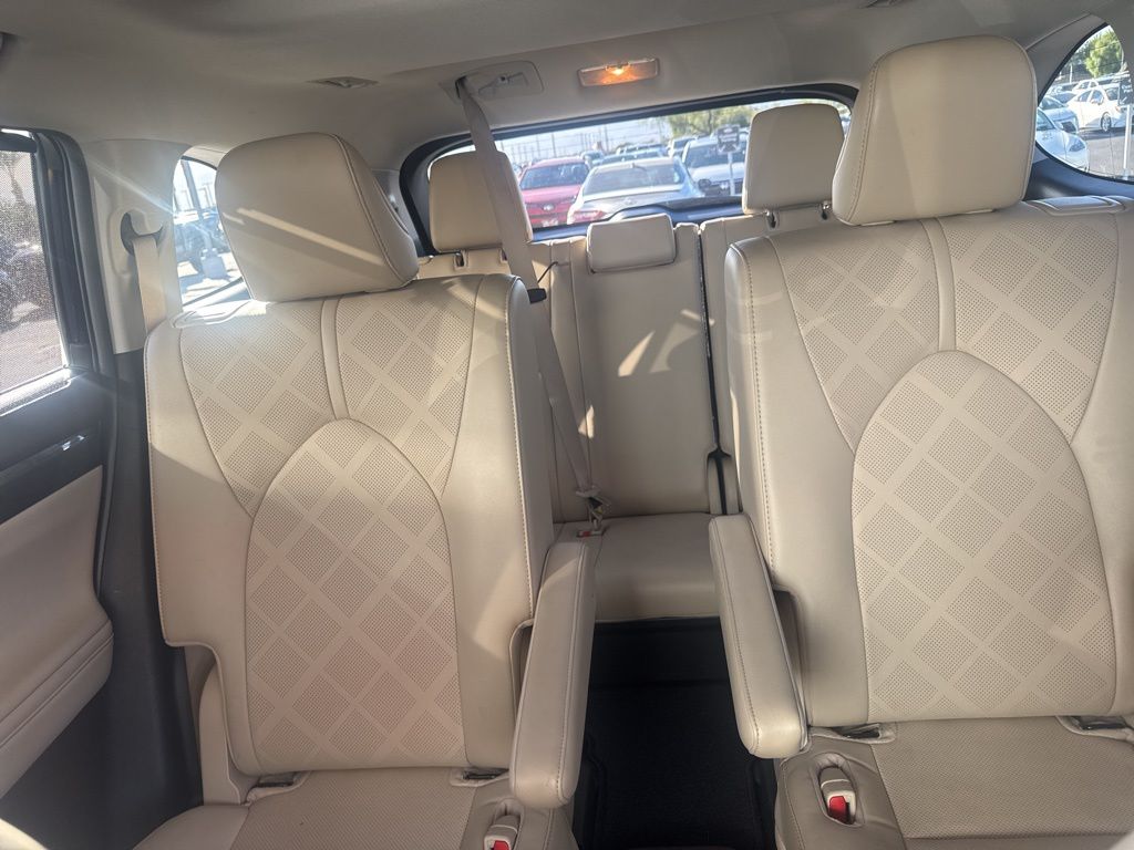 Thumbnail: 2022 Toyota Highlander - 9