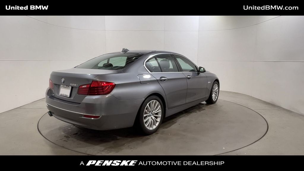 Thumbnail: 2014 BMW 5 Series - 8