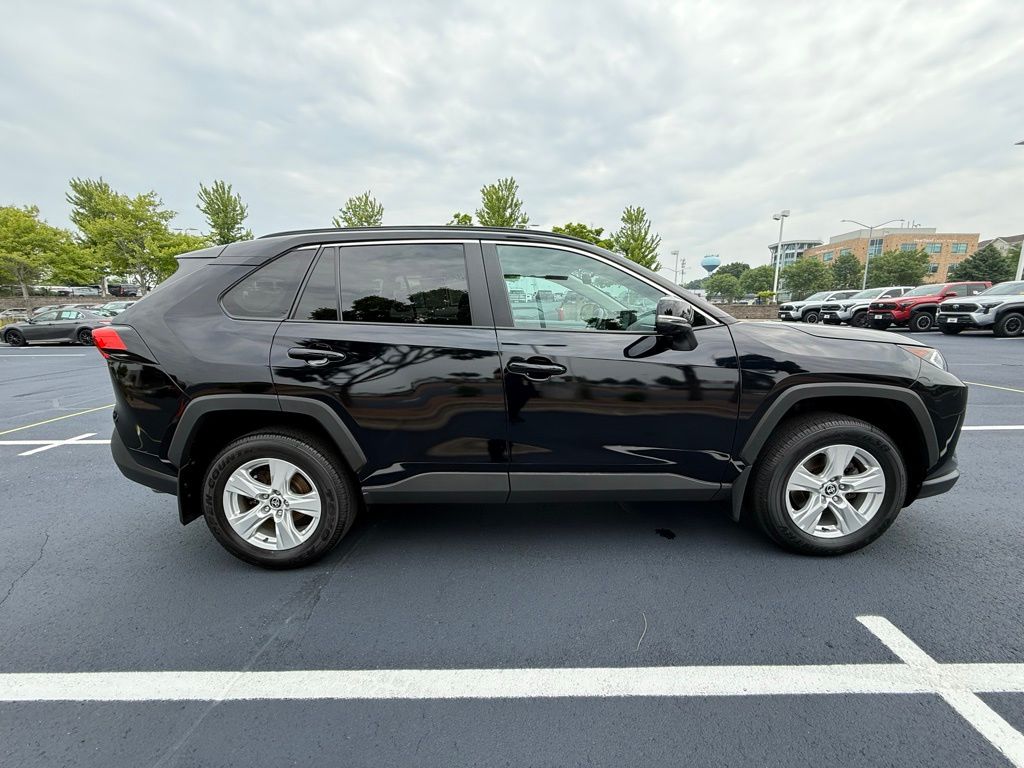 Thumbnail: 2021 Toyota RAV4 - 6