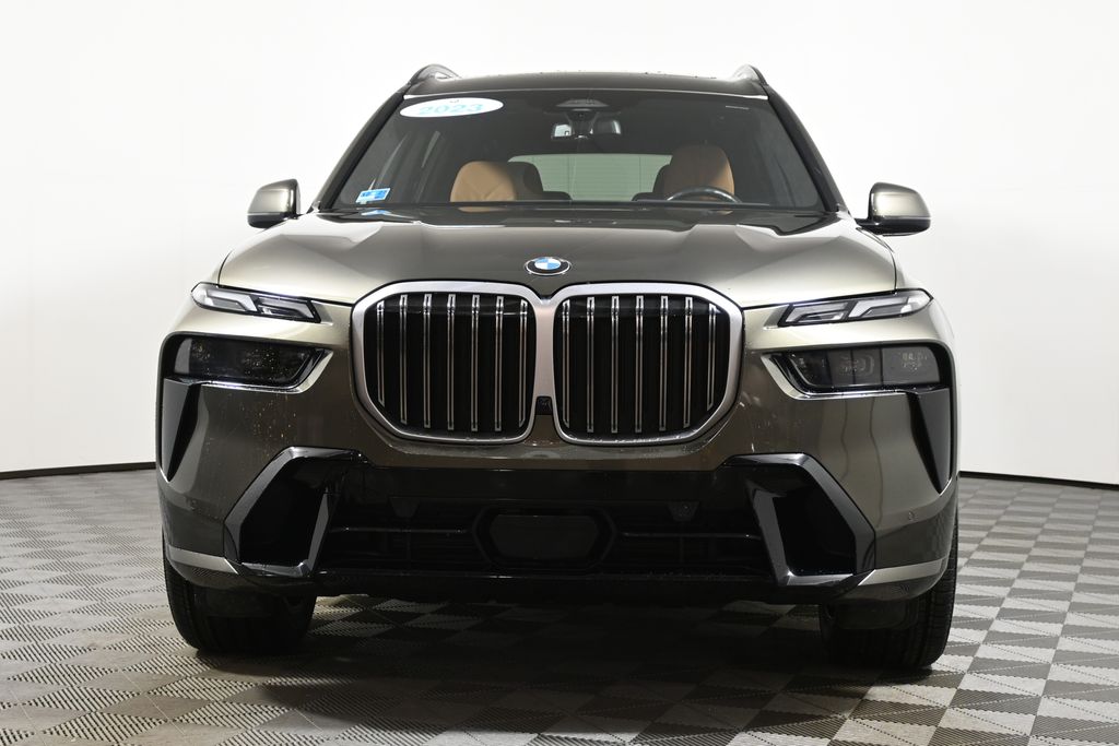 Thumbnail: 2023 BMW X7 - 10