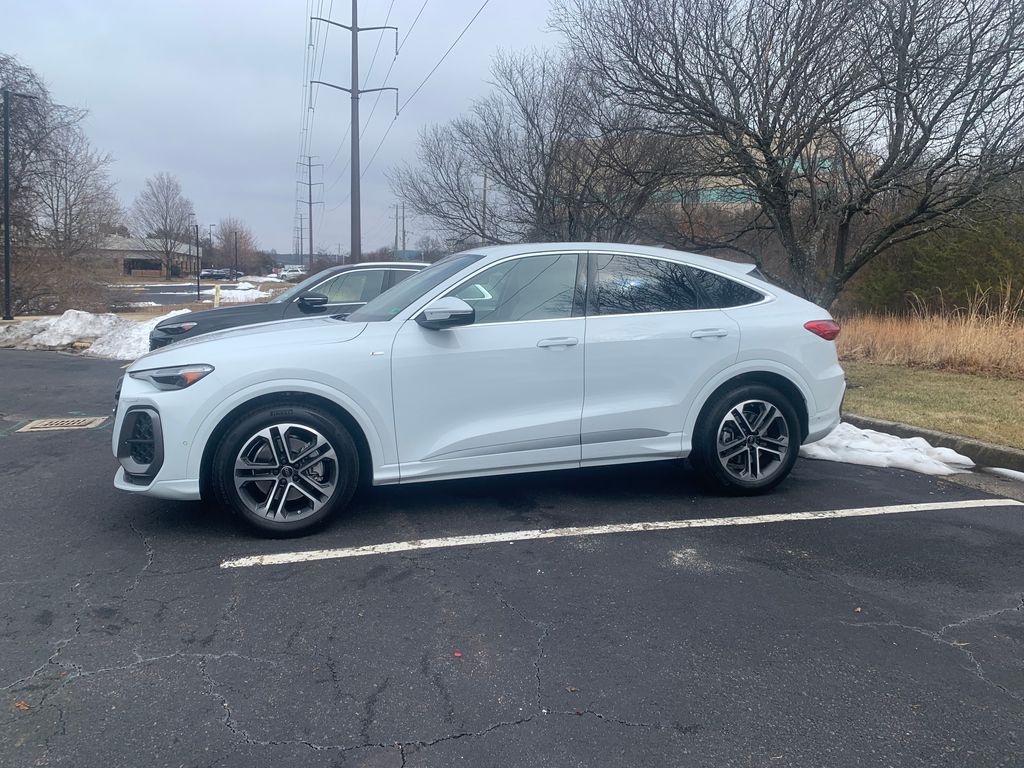 Thumbnail: 2025 Audi Q5 - 4