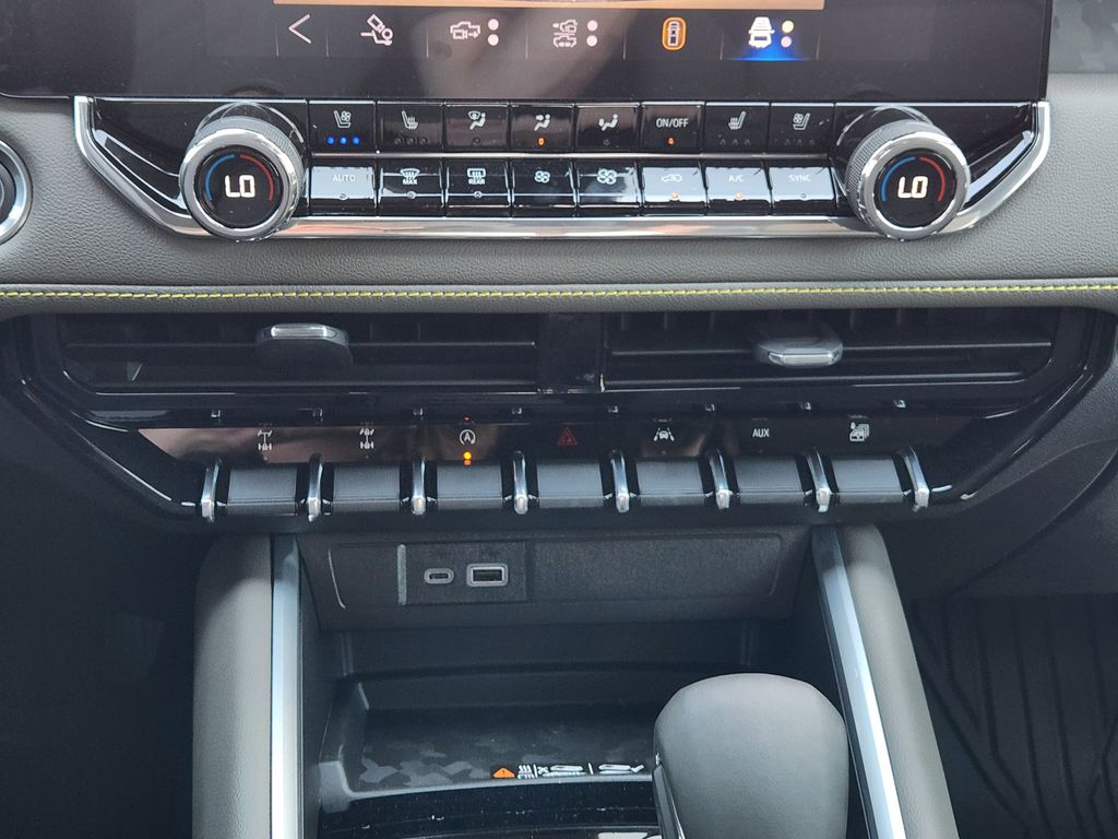2026 Chevrolet Colorado ZR2 photo 15