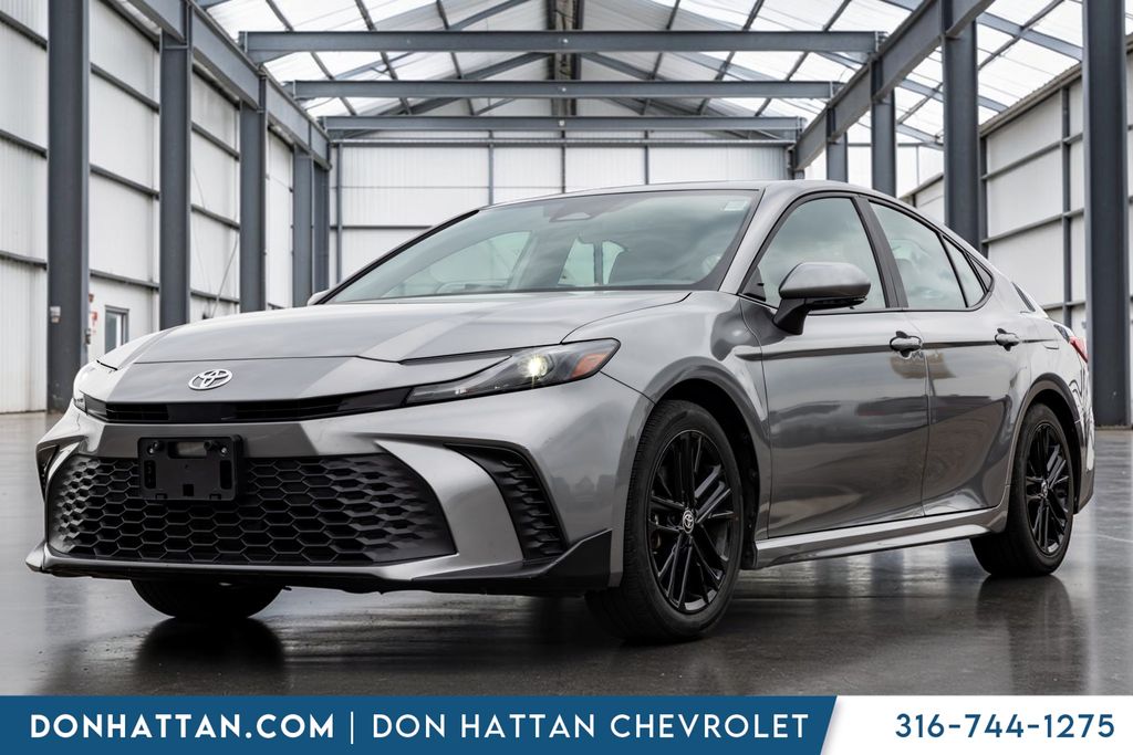 2025 Toyota Camry SE FWD