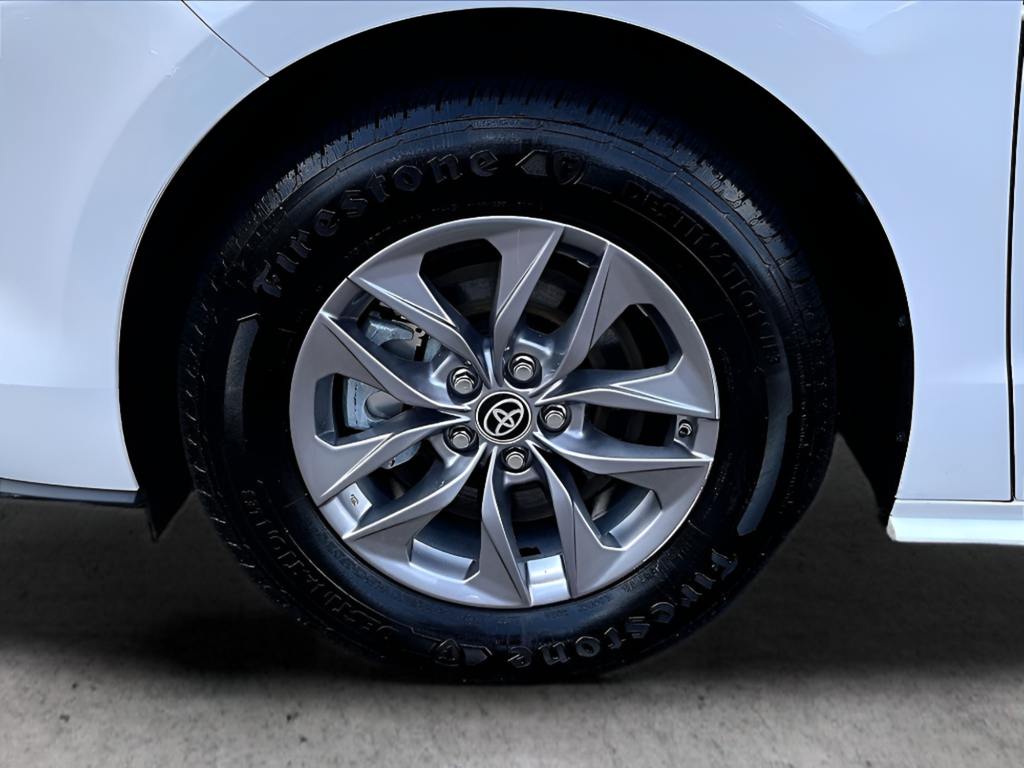 Used 2023 Toyota Sienna LE 4D Passenger Van