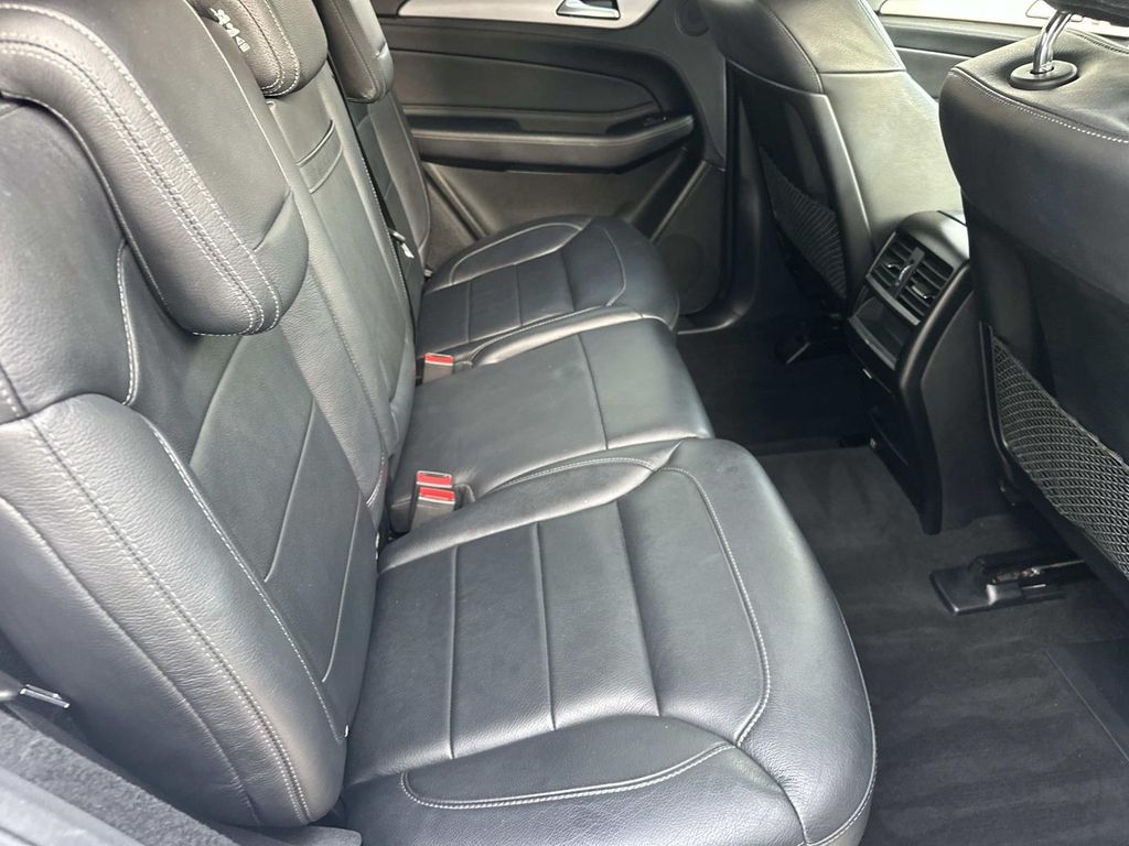 Thumbnail: 2016 Mercedes-Benz GLE - 23