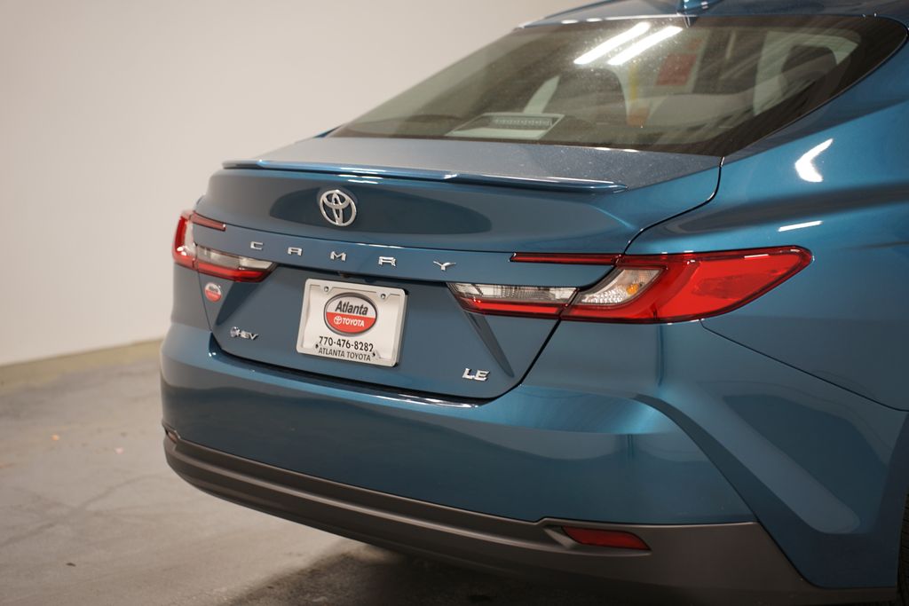 2025 Toyota Camry LE 9