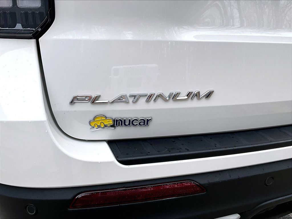 2025 Ford Explorer — photo 30