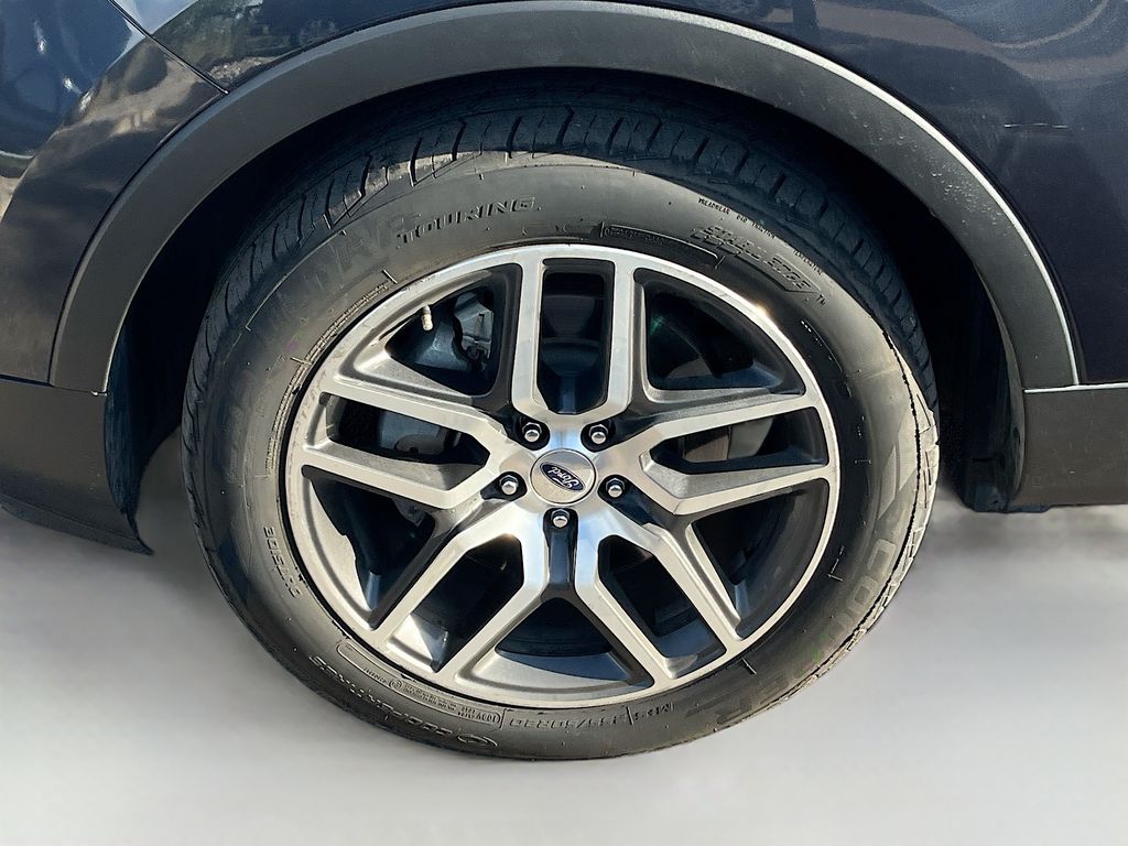 Used 2017 Quartz Metallic Ford Sport image 32