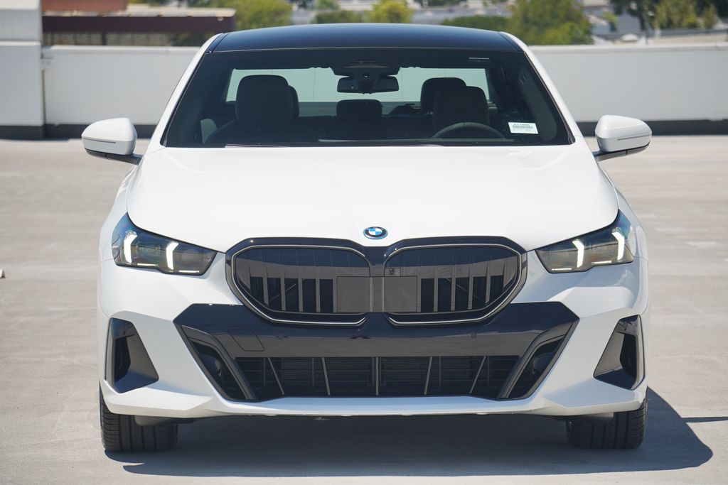 Thumbnail: 2026 BMW 5 Series - 2