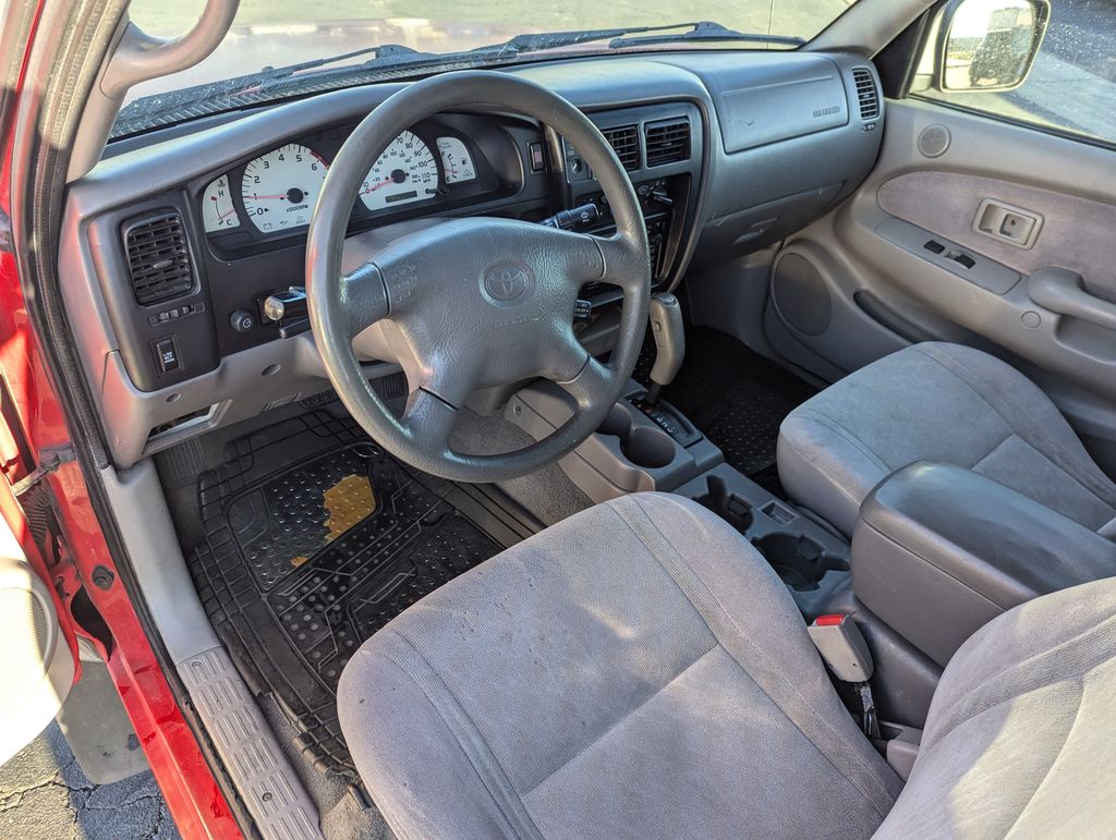 2004 Toyota Tacoma PreRunner 17