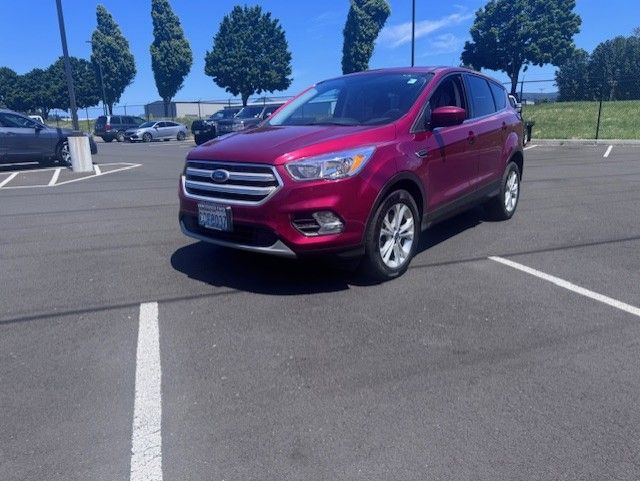Ruby Red Metallic 2019 Ford Escape SE FWD SUV / Crossover Front-Wheel Drive 6-Speed Automatic
