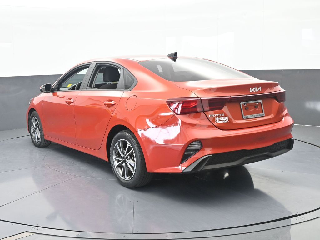 Used 2023 Fire Orange Kia LXS image 4