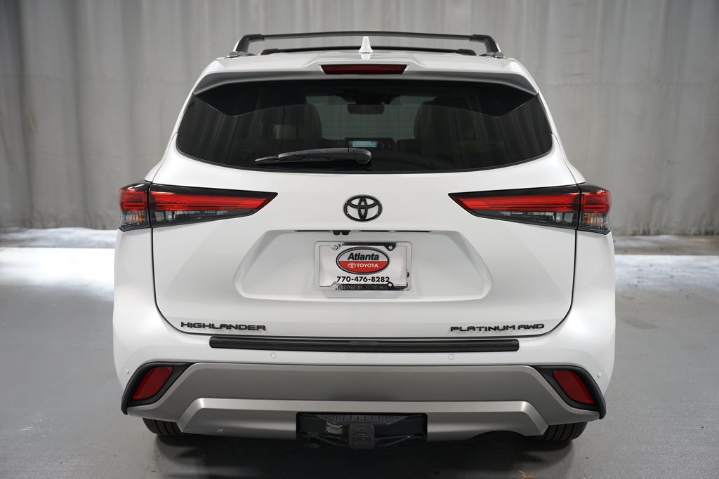 Thumbnail: 2022 Toyota Highlander - 7
