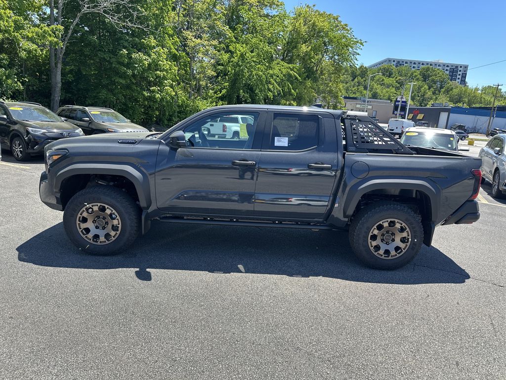 2026 Toyota Tacoma Trailhunter - Photo 2