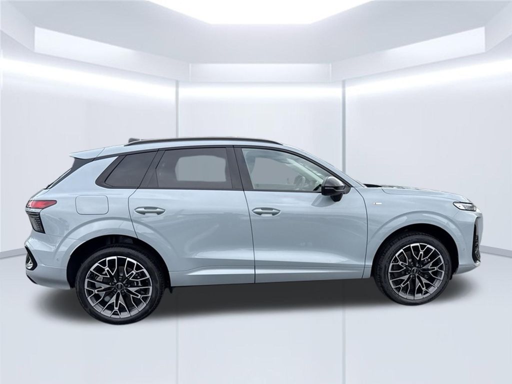 Thumbnail: 2026 Audi Q3 - 6