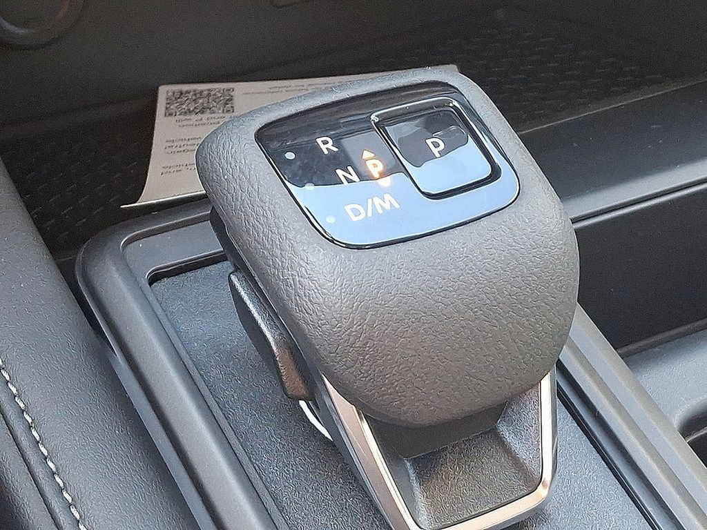 2025 Nissan Pathfinder S 9