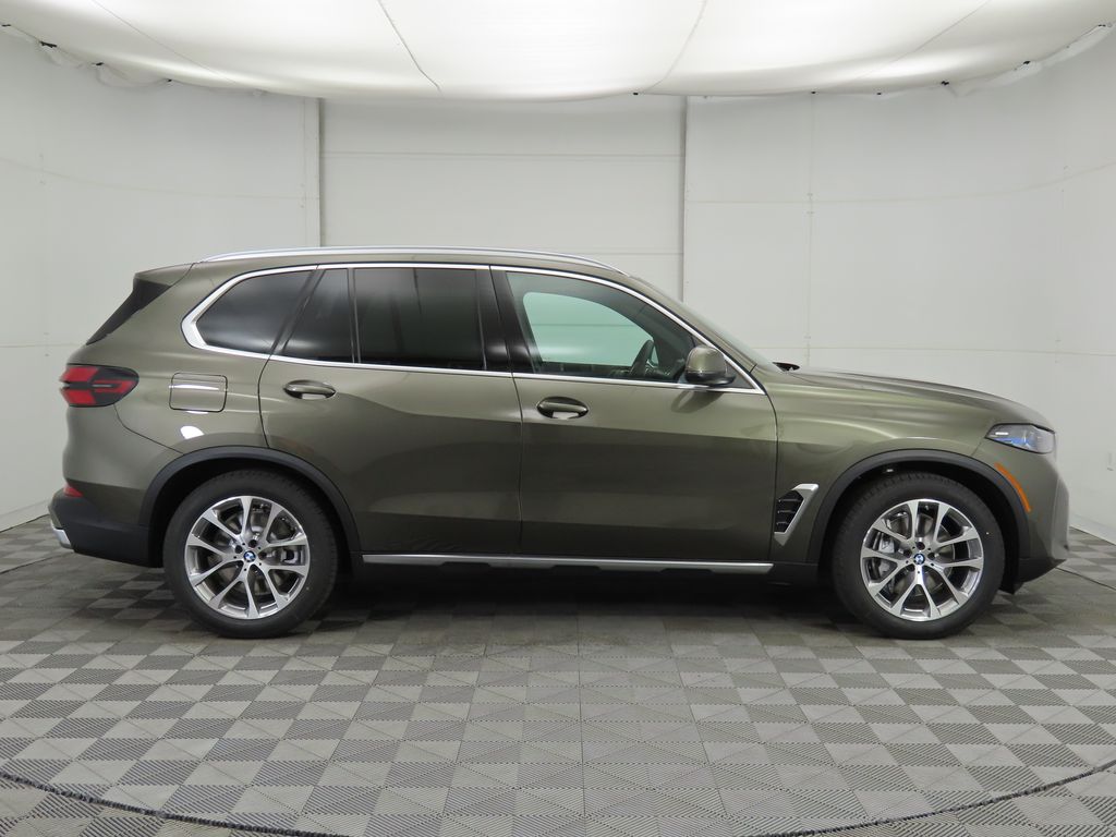 Used 2026 Green BMW xDrive50e image 4