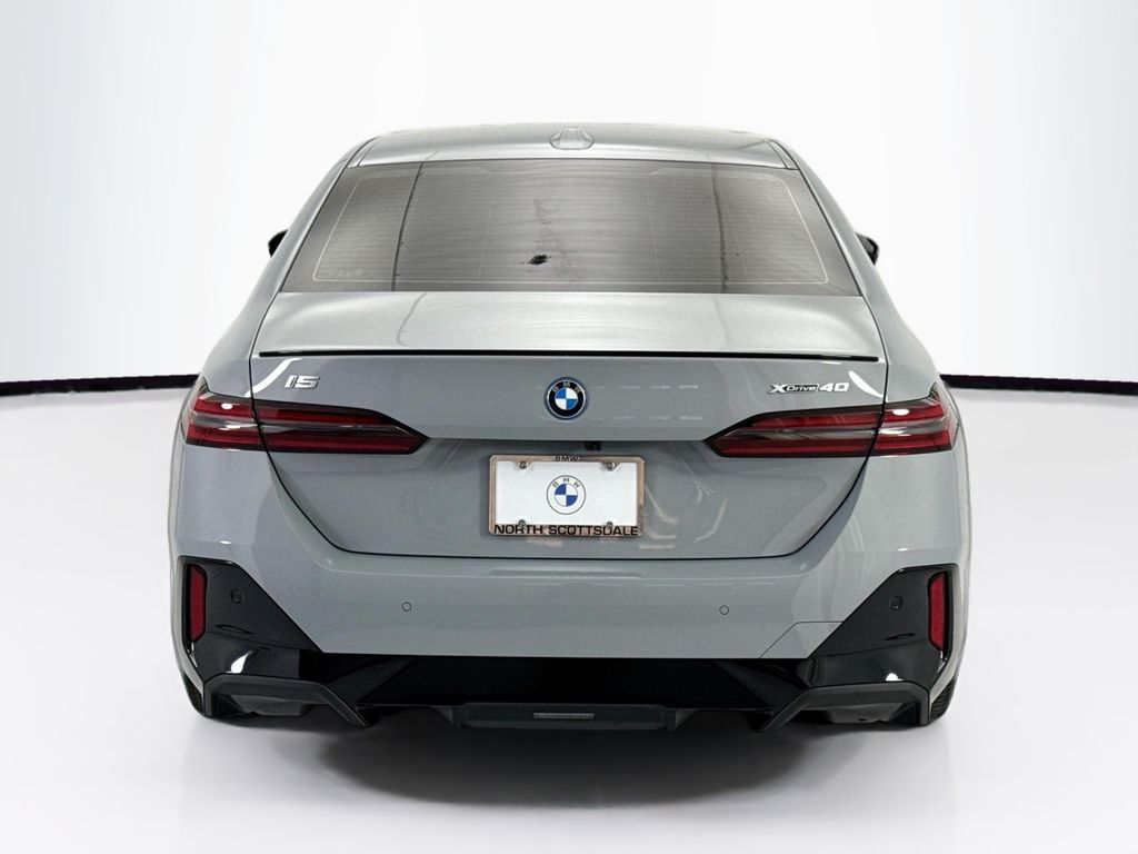 Thumbnail: 2026 BMW i5 - 6