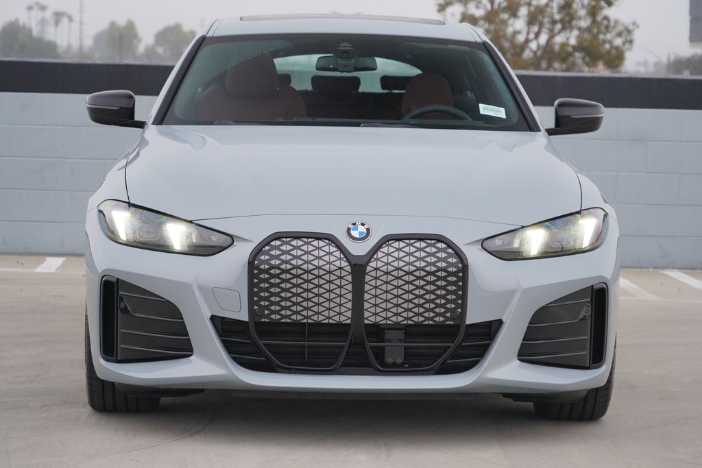 Thumbnail: 2026 BMW i4 - 2