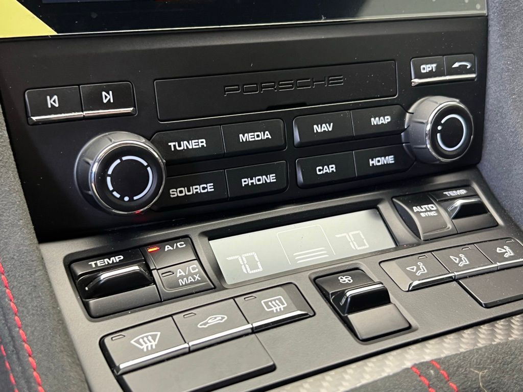 Thumbnail: 2025 Porsche  - 12