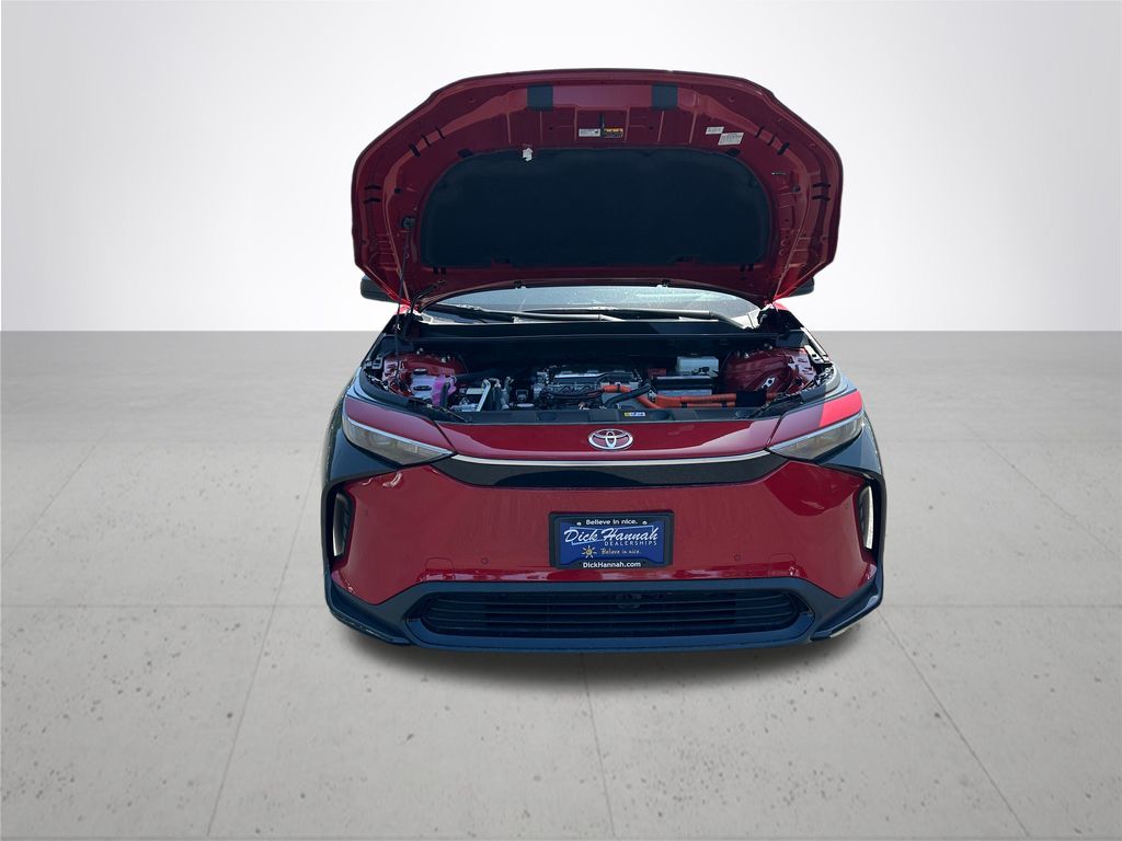 2025 Toyota bZ4X XLE