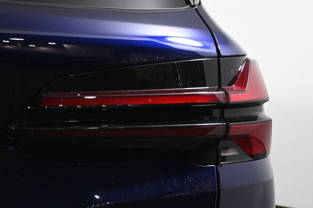 Thumbnail: 2026 BMW X5 - 13
