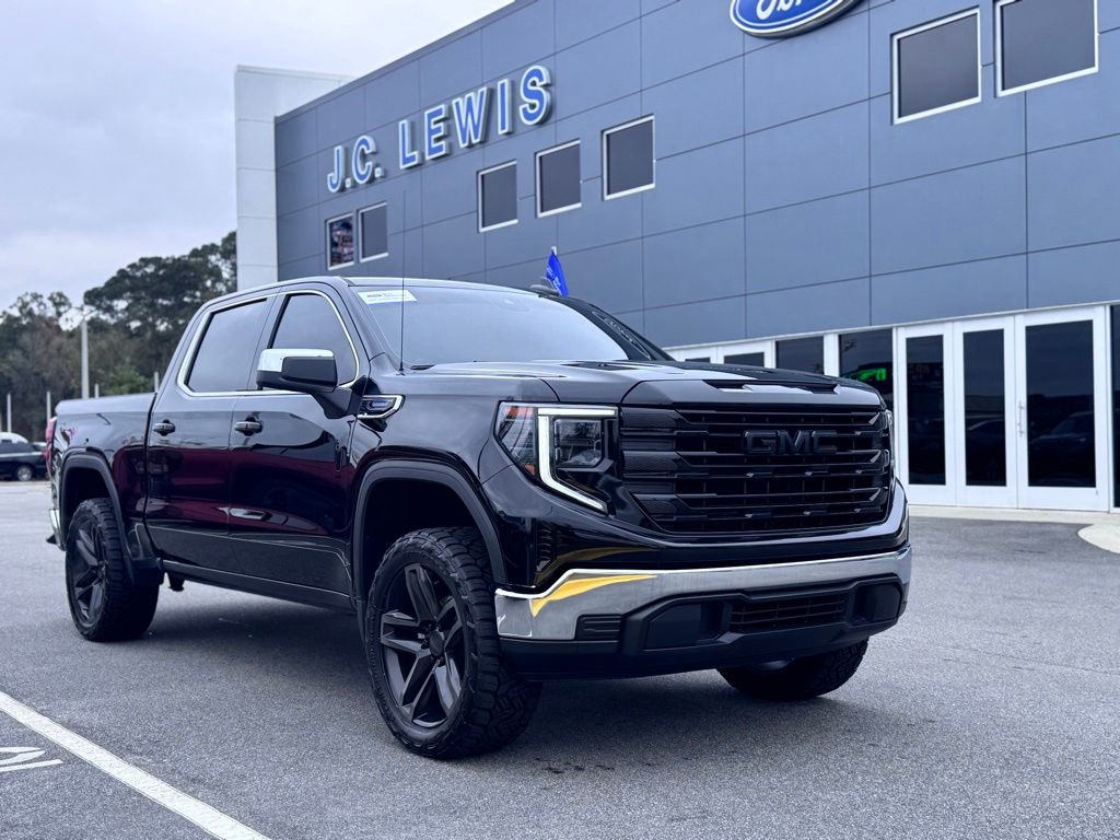 2025 GMC Sierra 1500 SLE's photo