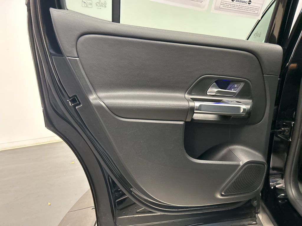 Thumbnail: 2023 Mercedes-Benz GLB - 25