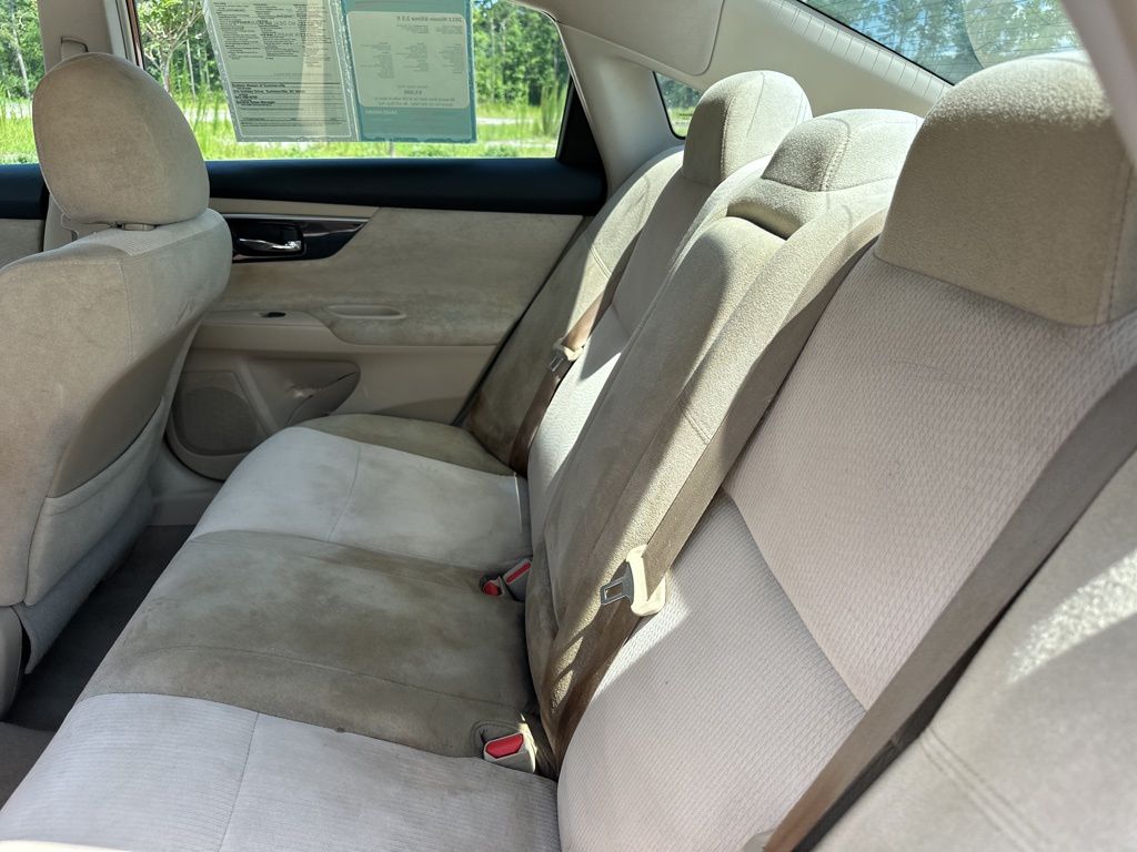 2013 Cayenne Red Metallic Nissan Altima 2.5 S FWD Sedan